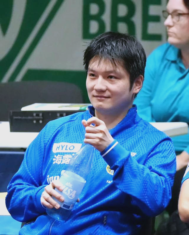 中国队力克葡萄牙队，樊振东惊艳四座