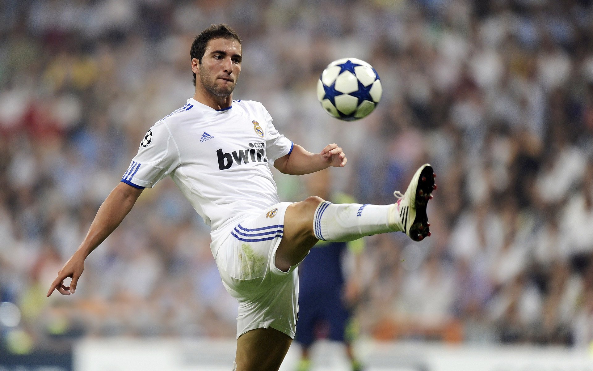 赛道风云,迈凯伦完胜梅赛德斯,佩雷兹高光表现点燃赛场